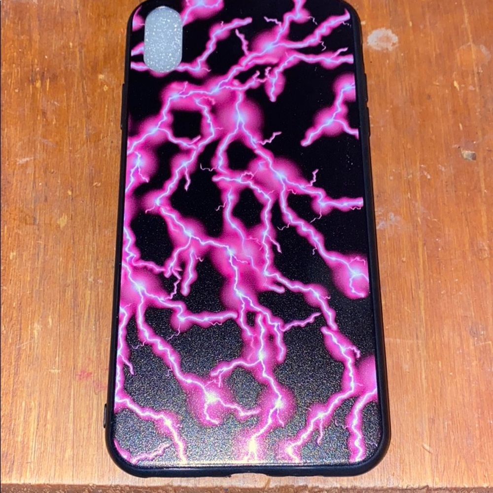 a iphone xs max lighting bolt case!